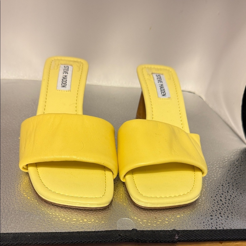 Steve Madden Bright Yellow Women's Mules​